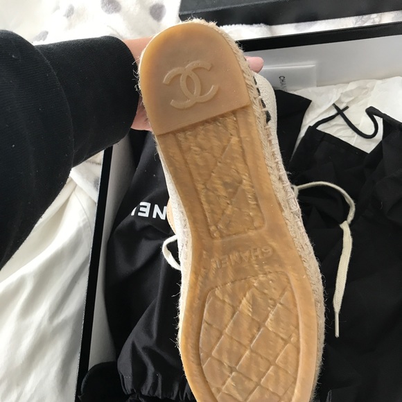 HIGH TOP CHANEL ESPADRILLES - Picture 4 of 4